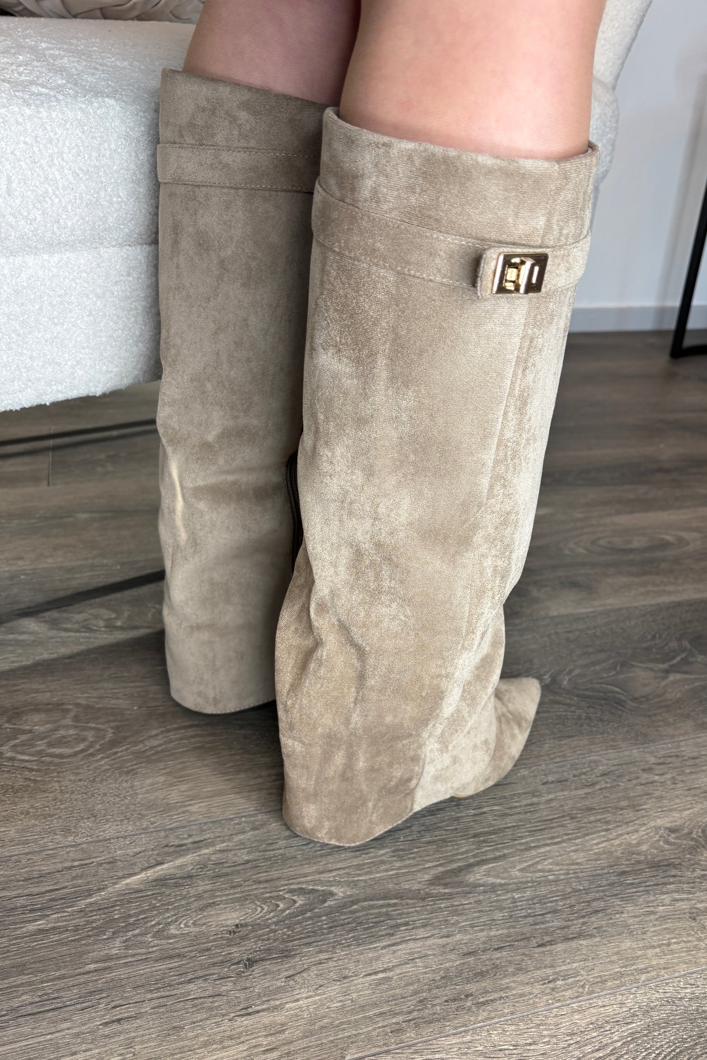 Suede khaki boots